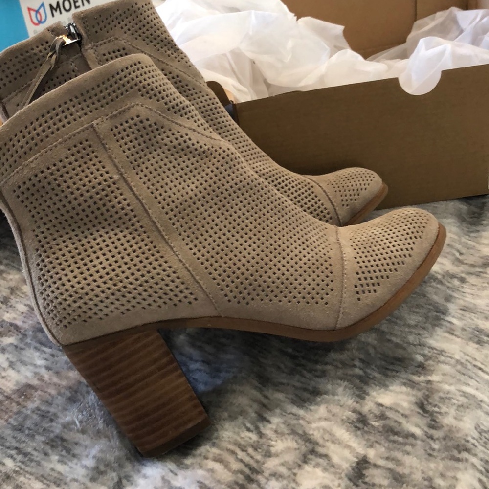 TOMS Lunata Desert Taupe Suede ankle bootie - Picture 8 of 8